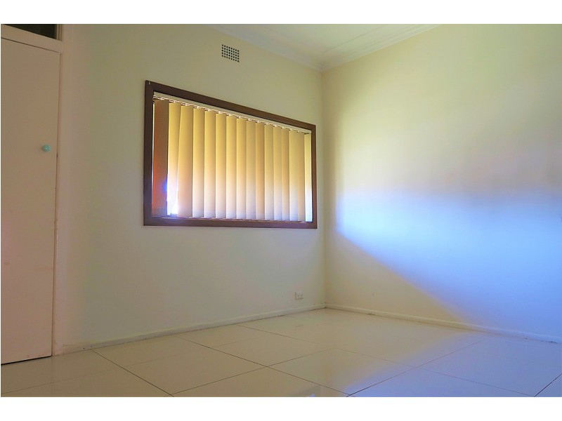 2 Binalong road, Pendle Hill NSW 2145