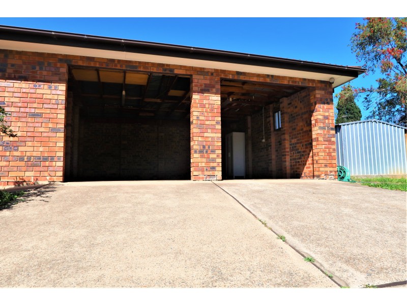 2 Binalong road, Pendle Hill NSW 2145