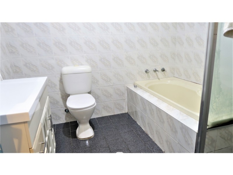 3/131 Boronia Road, Greenacre NSW 2190