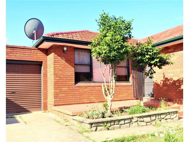 6 Robertson Cres, Mount Lewis NSW 2190