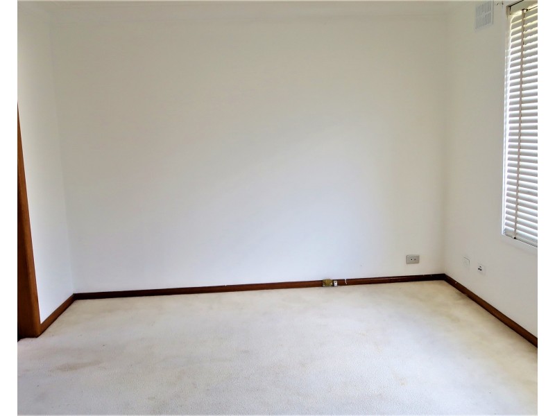 43 Caroline Cres, Georges Hall NSW 2198