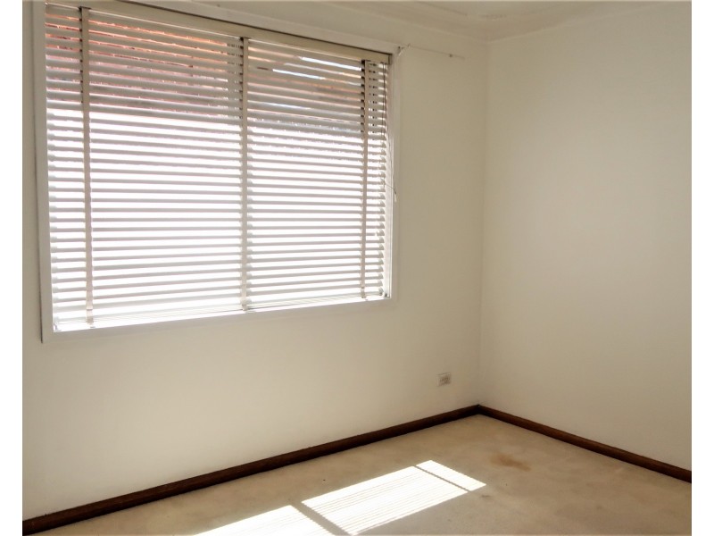 43 Caroline Cres, Georges Hall NSW 2198