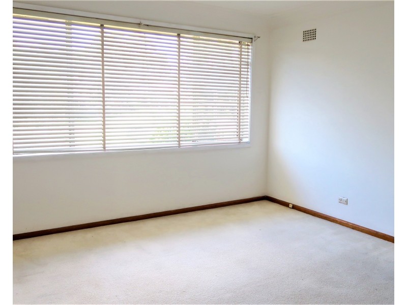 43 Caroline Cres, Georges Hall NSW 2198