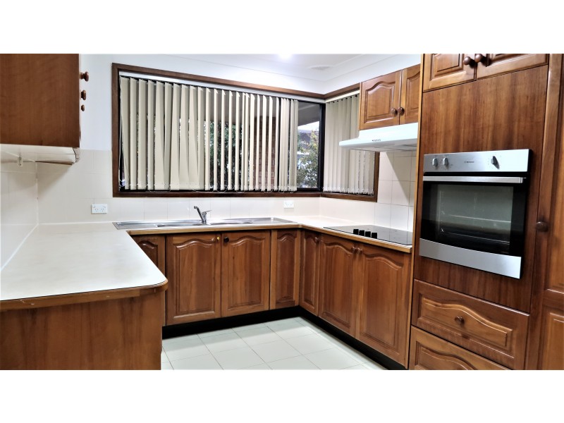 9 Flinders rd, Georges Hall NSW 2198