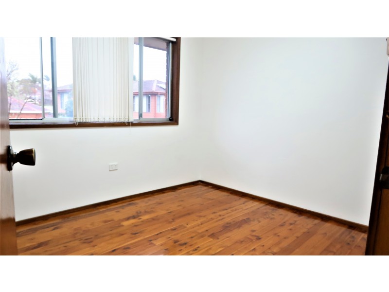 9 Flinders rd, Georges Hall NSW 2198