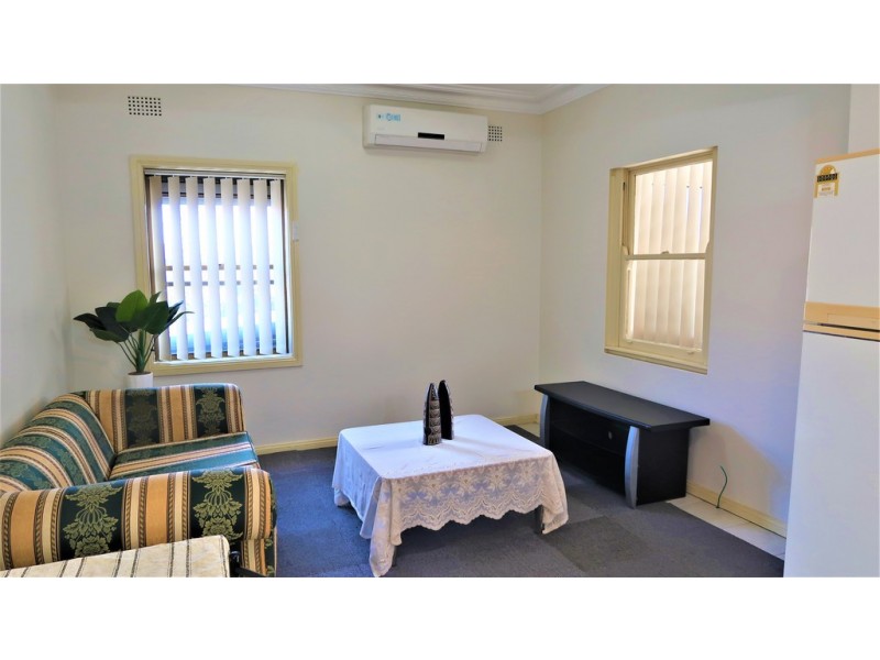 10 Sealy St, Mount Lewis NSW 2190