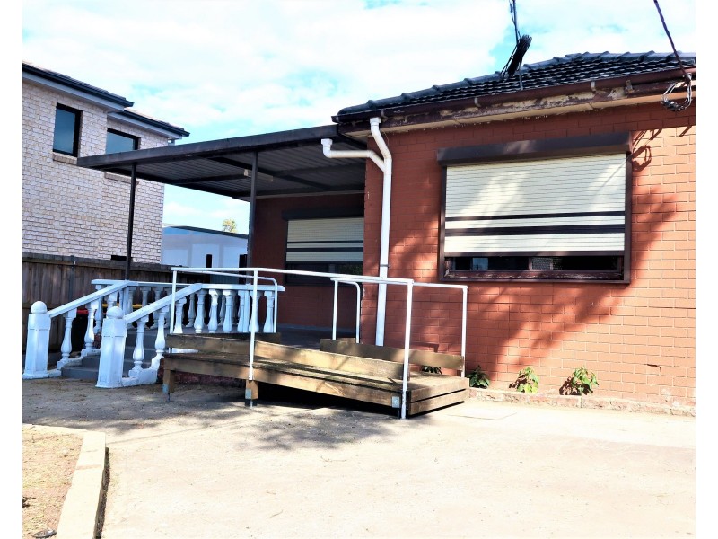 4 Osgood st, Guildford NSW 2161