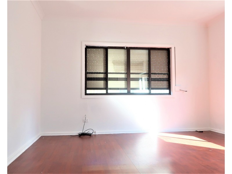 4 Osgood st, Guildford NSW 2161