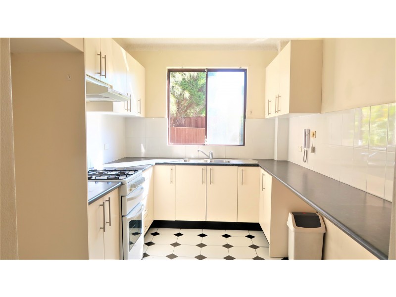 16/8 Hixson St, Bankstown NSW 2200