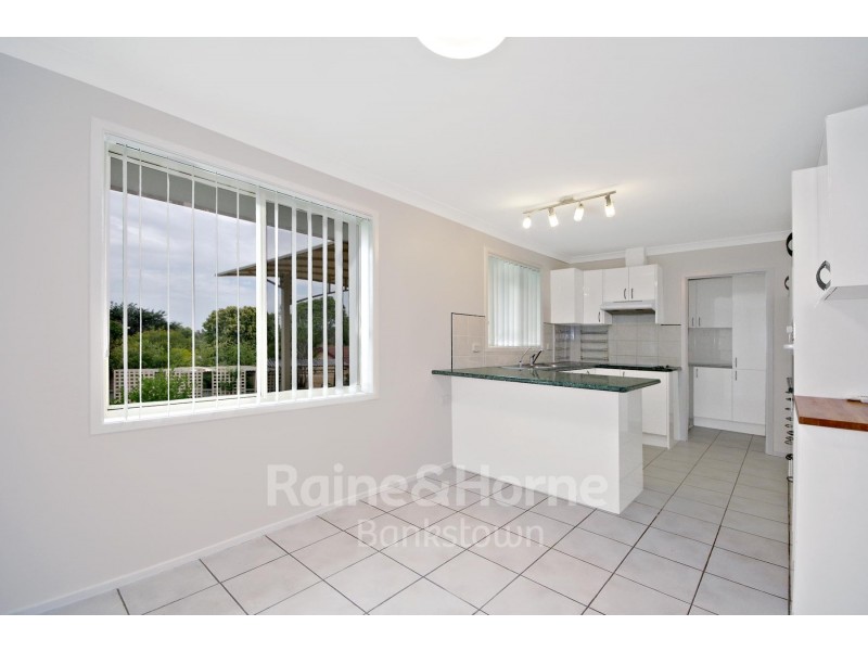 8 Oakborne Rd, Liverpool NSW 2170
