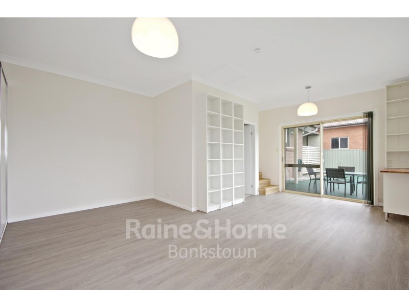 8 Oakborne Rd, Liverpool NSW 2170