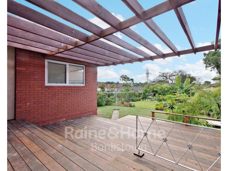 17 Gilliver crescent, Greenacre NSW 2190
