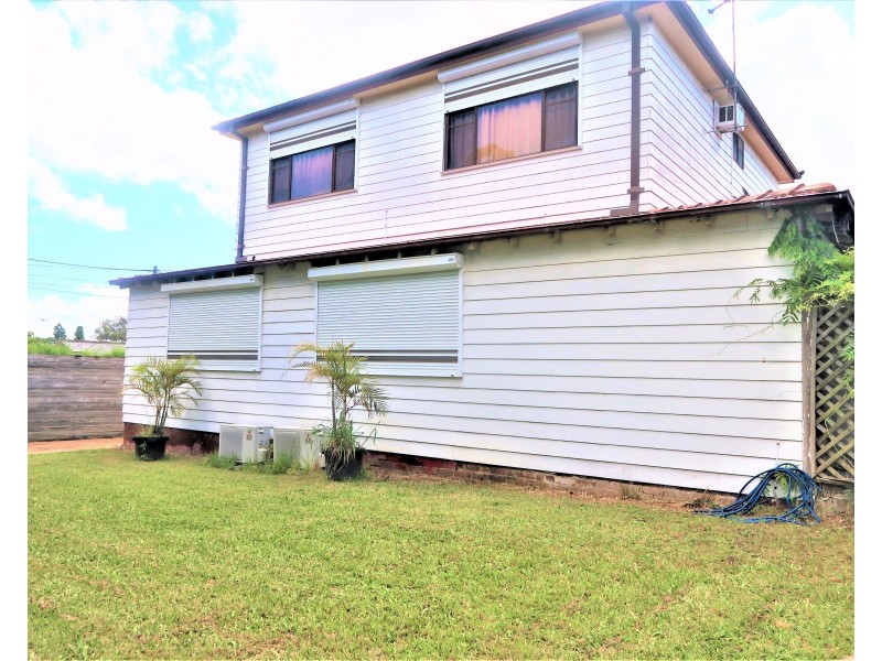 71 Bonds Rd, Punchbowl NSW 2196