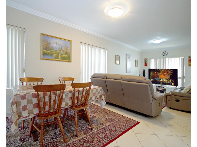 2/33A Catherine Street, Punchbowl NSW 2196