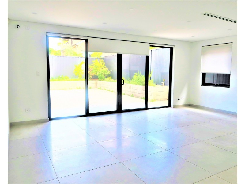 41 Hebe St, Greenacre NSW 2190