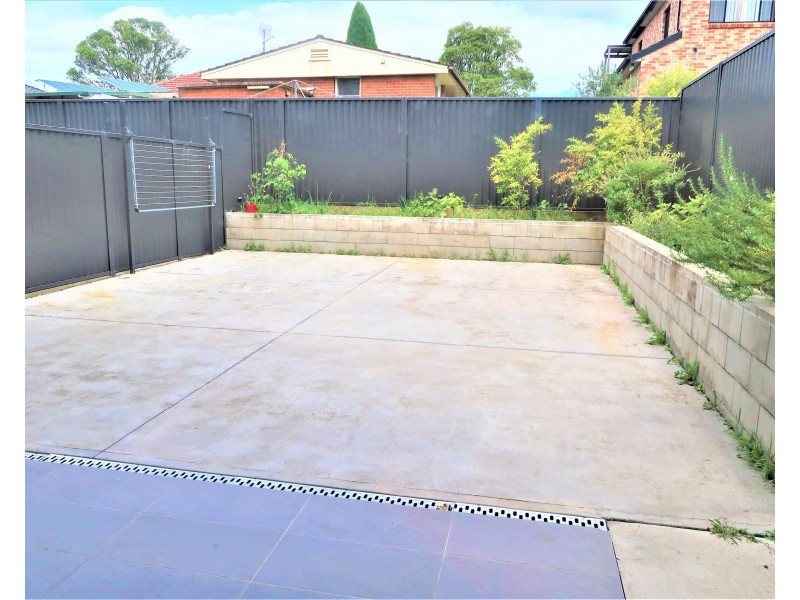 41 Hebe St, Greenacre NSW 2190