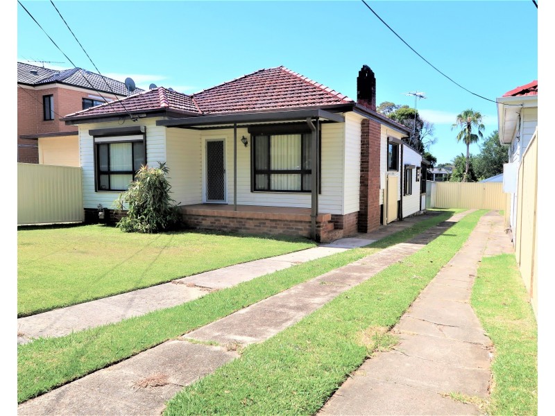 177 Mimosa Rd, Greenacre NSW 2190