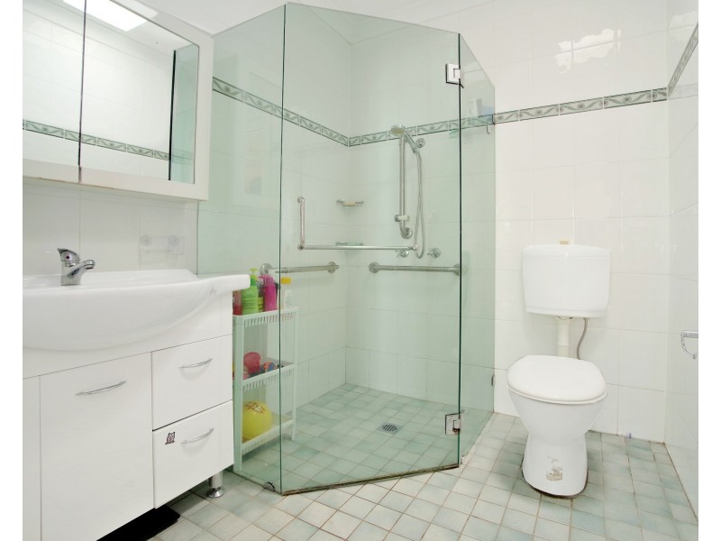 15 Lewis st, Bradbury NSW 2560