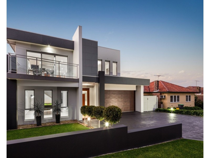 20 Hewitt Street, Greenacre NSW 2190