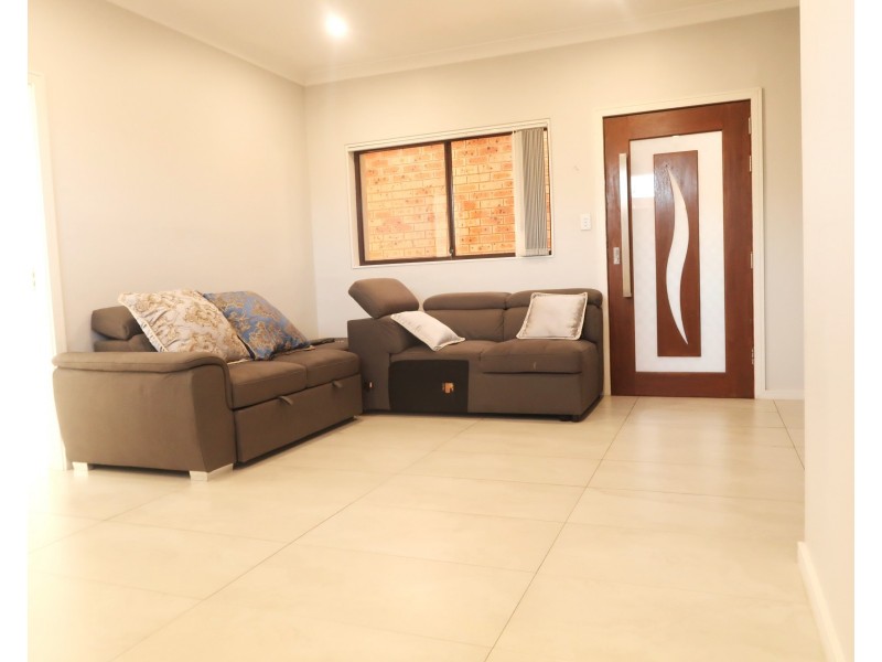 GF- 15 Sunny Cres, Punchbowl NSW 2196