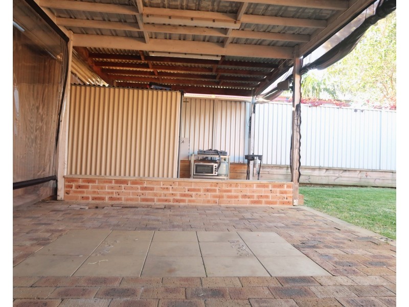 GF- 15 Sunny Cres, Punchbowl NSW 2196