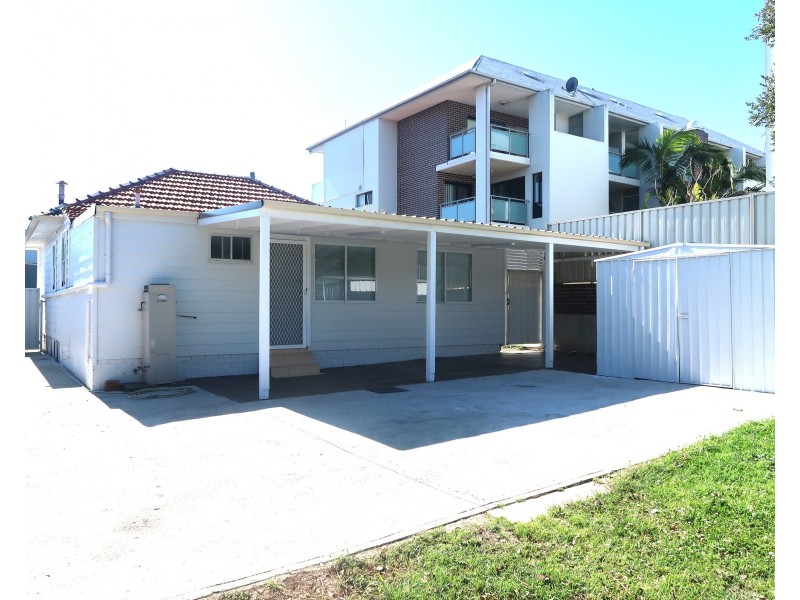 20 Boronia Rd, Greenacre NSW 2190