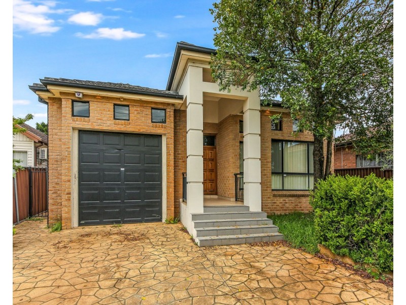 11 Railway St, Old Guildford NSW 2161