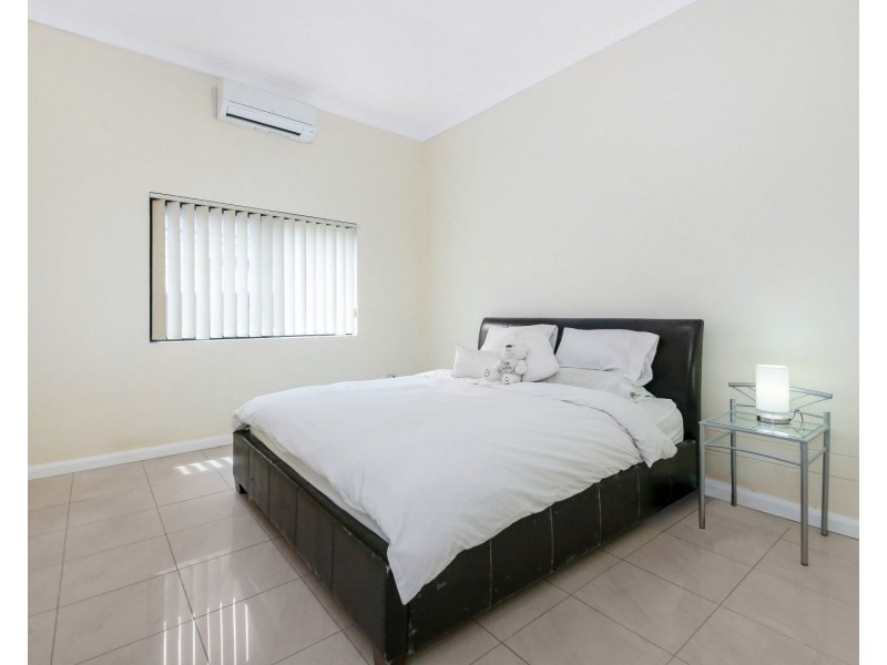 11 Railway St, Old Guildford NSW 2161