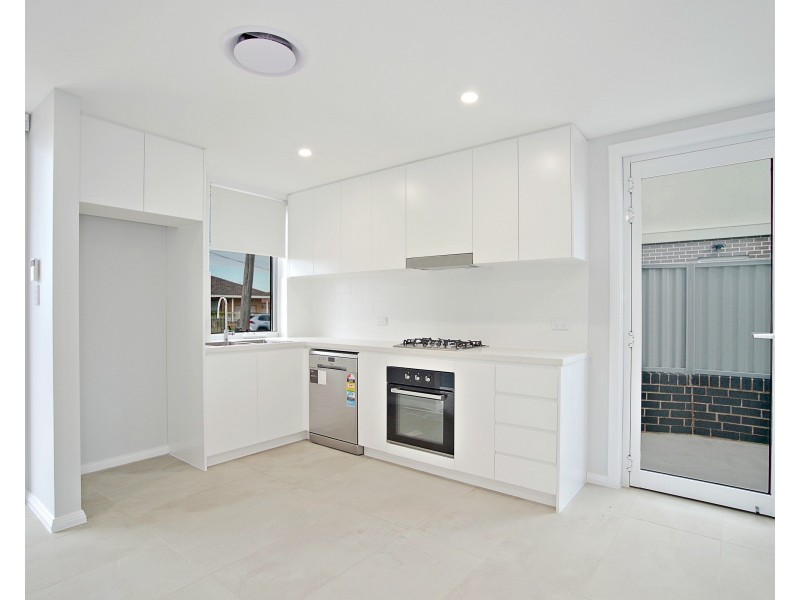 1/11 Junction Rd, Moorebank NSW 2170
