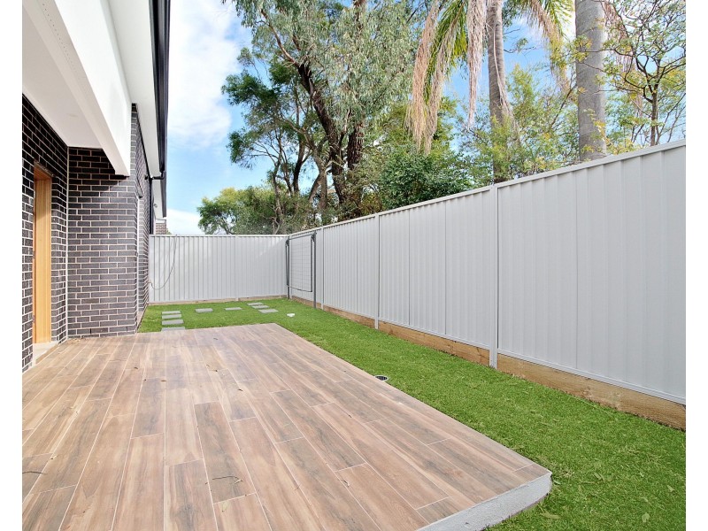 4/11 Junction Rd, Moorebank NSW 2170