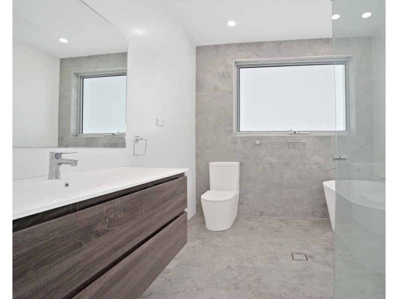 4/11 Junction Rd, Moorebank NSW 2170