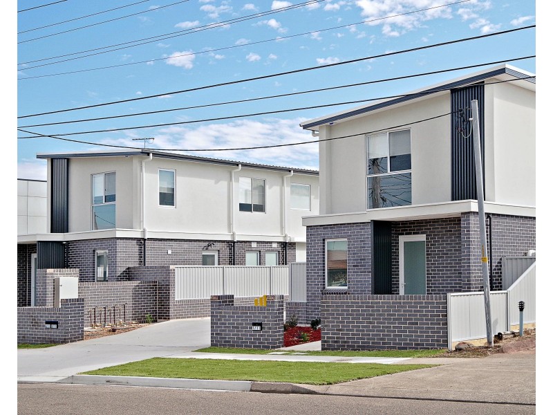 4/11 Junction Rd, Moorebank NSW 2170