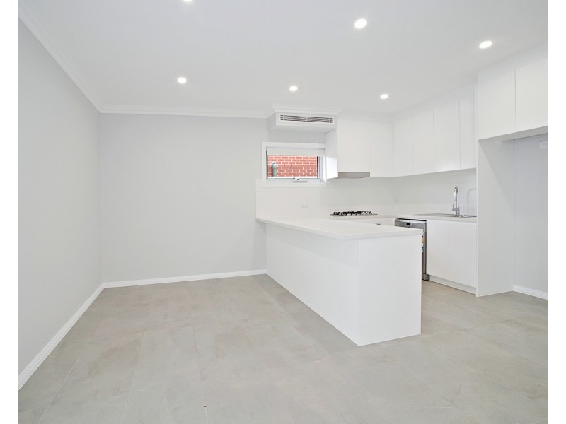 4/11 Junction Rd, Moorebank NSW 2170