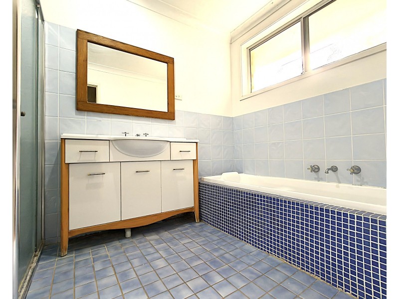 45 Moreton road, Illawong NSW 2234