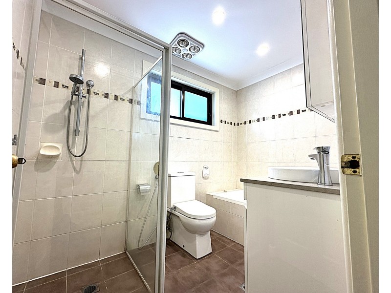 8/172 Old Kent Road, Mount Lewis NSW 2190