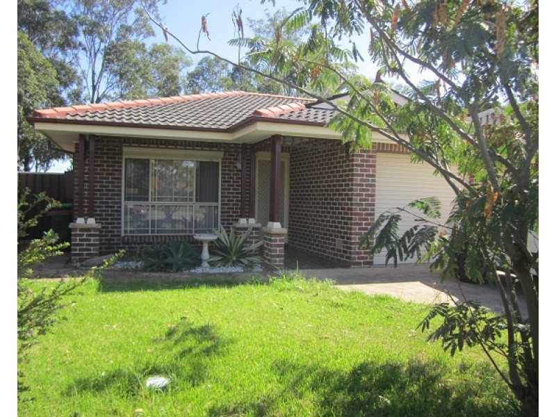 48 Kendall Dr, Casula NSW 2170