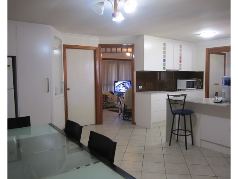 48 Kendall Dr, Casula NSW 2170