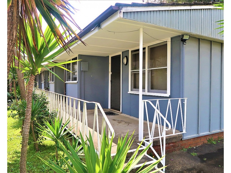 2/128 Wilbur St, Greenacre NSW 2190