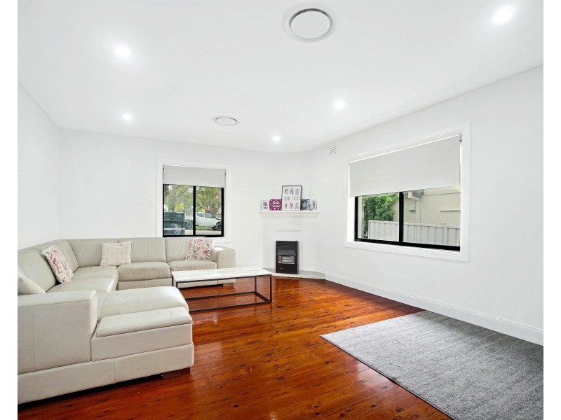 28 Carrisbrook Avenue, Punchbowl NSW 2196