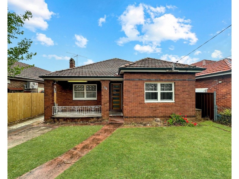 77 Mount LEWIS AVE, Punchbowl NSW 2196