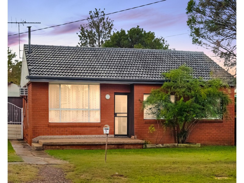 5 Croker Cres, Colyton NSW 2760