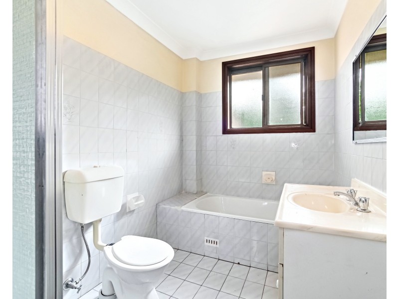 3/40 Carnavon Crescent, Georges Hall NSW 2198