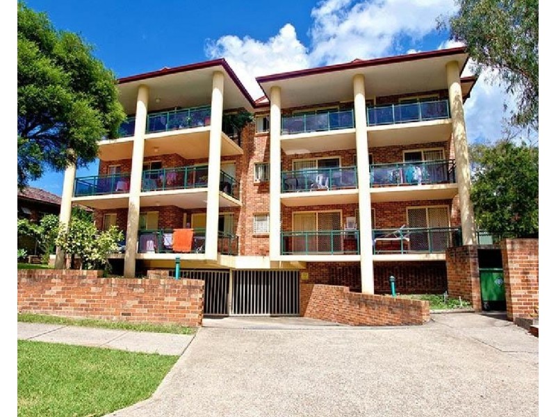 13/11 Milton St, Bankstown NSW 2200