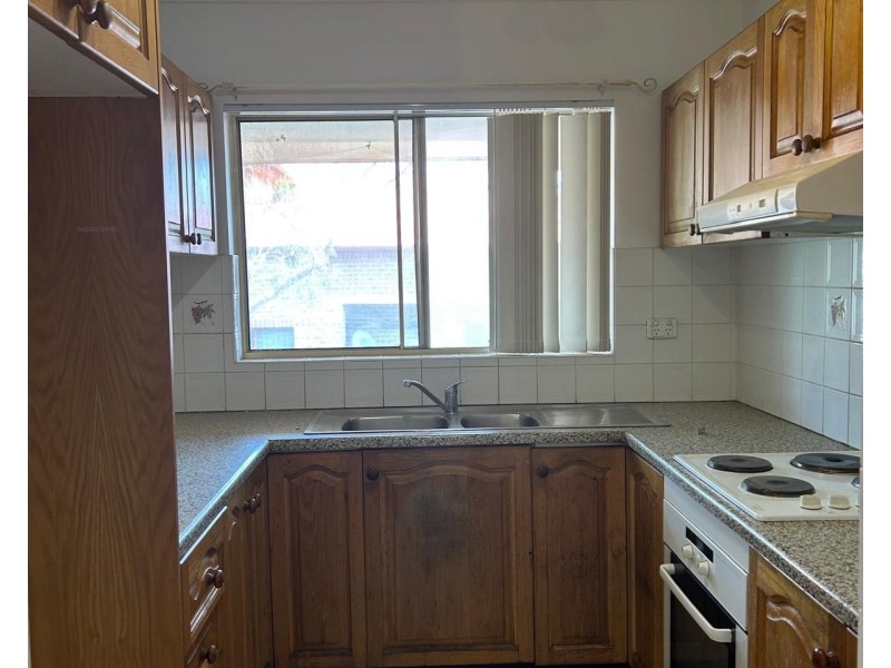 13/11 Milton St, Bankstown NSW 2200