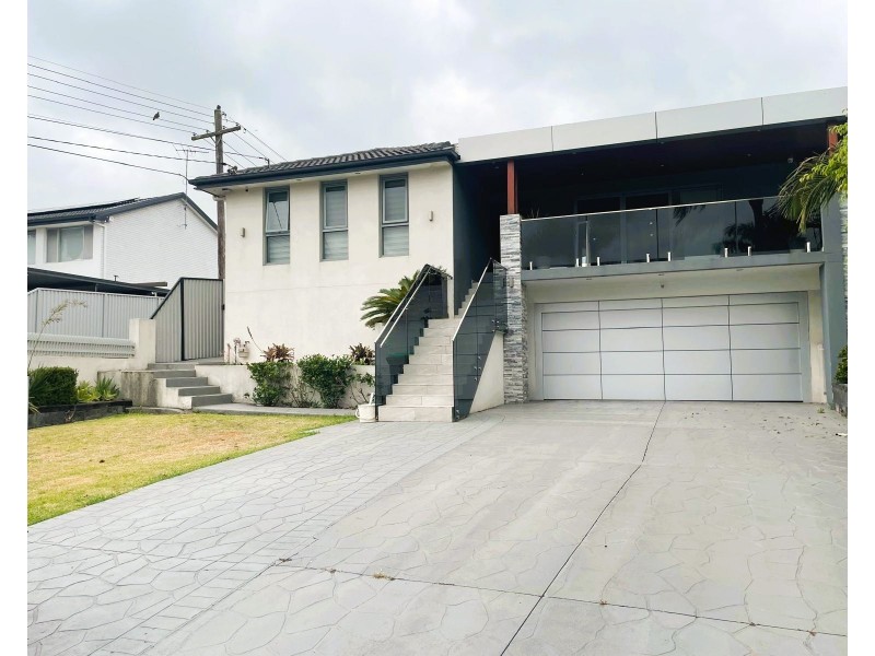 62 Carnavon Cres, Georges Hall NSW 2198