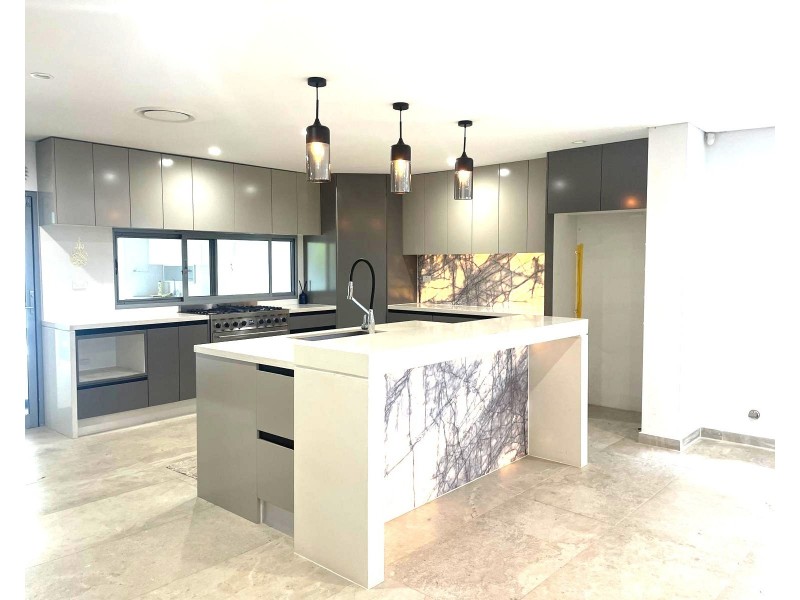 62 Carnavon Cres, Georges Hall NSW 2198