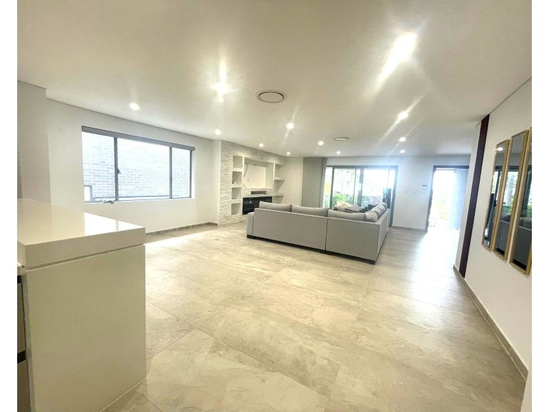 62 Carnavon Cres, Georges Hall NSW 2198