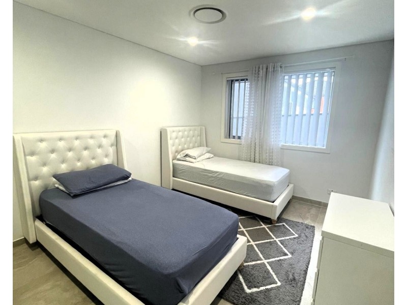 62 Carnavon Cres, Georges Hall NSW 2198