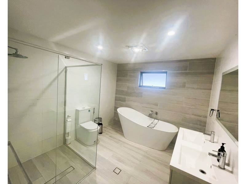 62 Carnavon Cres, Georges Hall NSW 2198