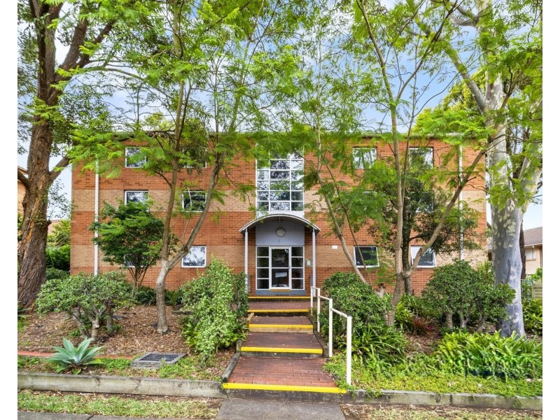 13/8 Dellwood St, Bankstown NSW 2200